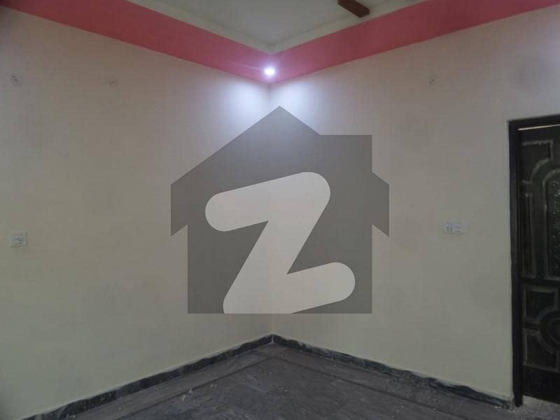 Perfect 5 Marla House In Satiana Road For rent