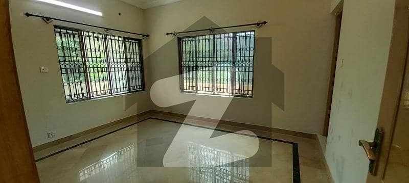 Good condition house main location for sale in G-6