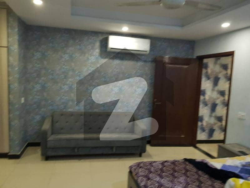 کینال گارڈن - ٹپ سیکٹر کینال گارڈن,لاہور میں 5 کمروں کا 9 مرلہ مکان 2.5 کروڑ میں برائے فروخت۔