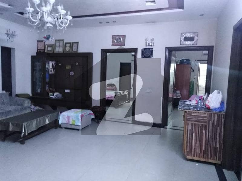 1 Kanal Upper Portion In Lahore Is Available For rent