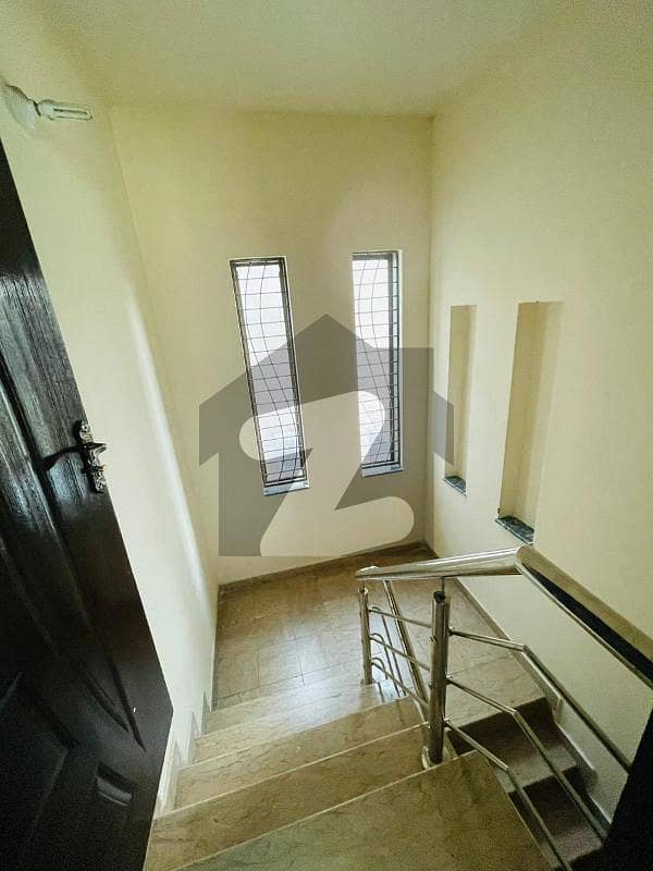 1 Kanal Upper Portion For Rent In Your Fair-haired Place Ready To Shift Your Family In Lake City Sector M3: