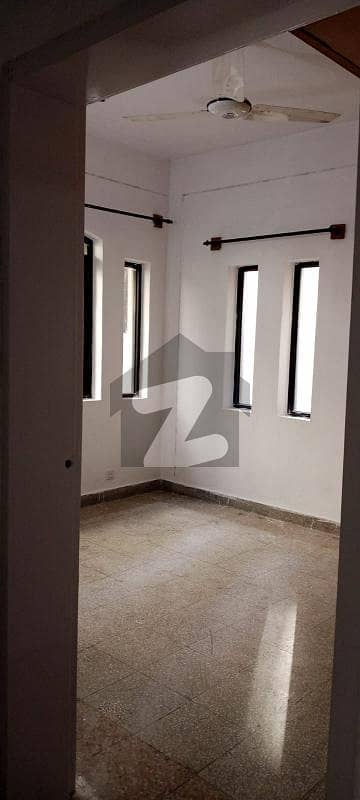G11/3 Pha E Type Flat Available For Rent