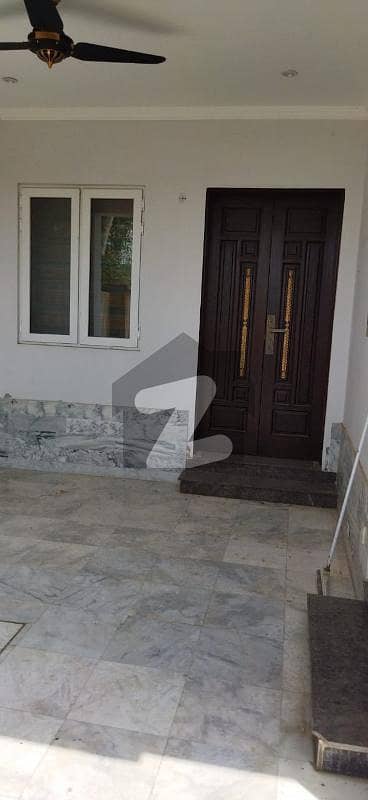 5 MARLA INDEPENDENT HOUSE AVAILABLE FOR RENT IN IZMIR TOWN