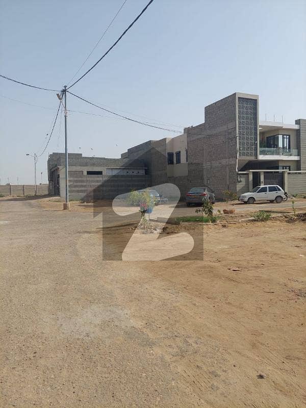 400 Sqr Yard Leased Plot For Sale Near Gate 1 & 2 In Sector Z 1