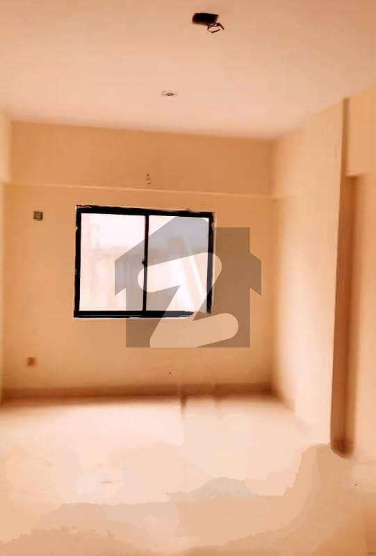 3 BED DD MAIN ROAD FACING WEST OPEN FLAT AVAILABLE FOR RENT AT MAIN SOLDIER BAZAR KARACHI