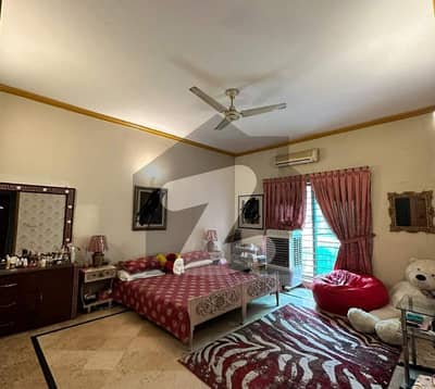 1 Kanal Portion For Rent In PCHS Near Dha Lahore.