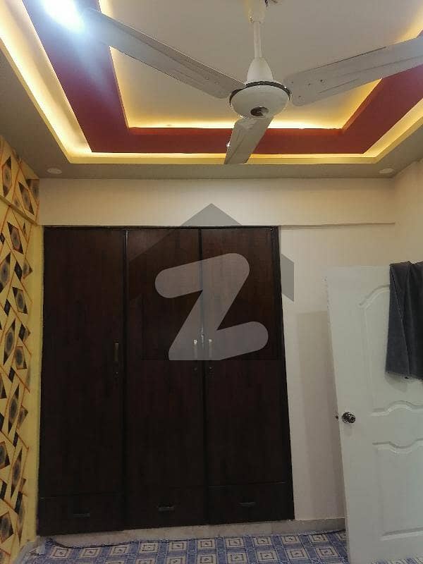 کنٹری ٹیریس سکیم 33,کراچی میں 3 کمروں کا 5 مرلہ فلیٹ 1.3 کروڑ میں برائے فروخت۔