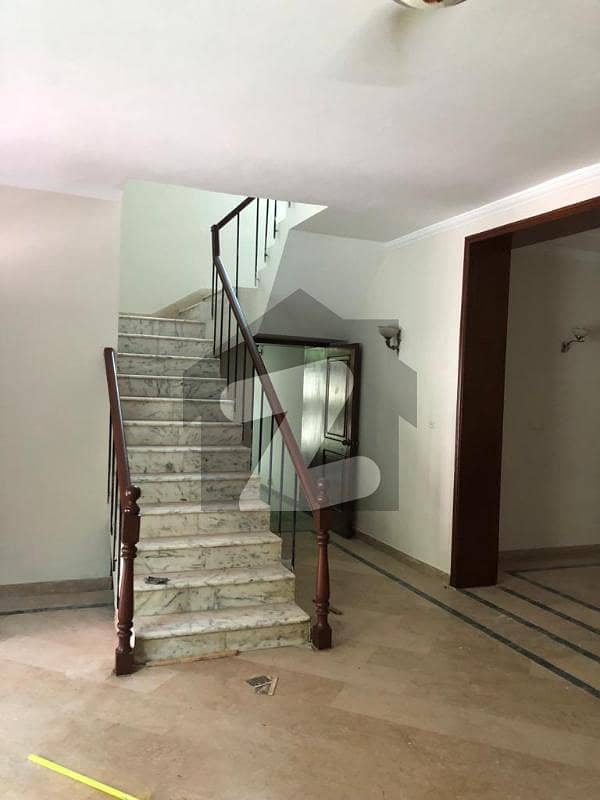 01 Kanal & 10 Marlashouse located in Nisar Colony, Lhr-Cantt 01 Kanal & 10 Marlashouse located in Nisar Colony, Lhr-Cantt