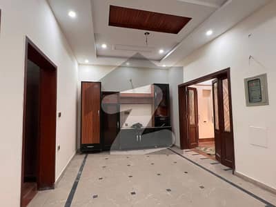 ایڈن بولیوارڈ ہاؤسنگ سکیم کالج روڈ,لاہور میں 3 کمروں کا 5 مرلہ مکان 55.0 ہزار میں کرایہ پر دستیاب ہے۔