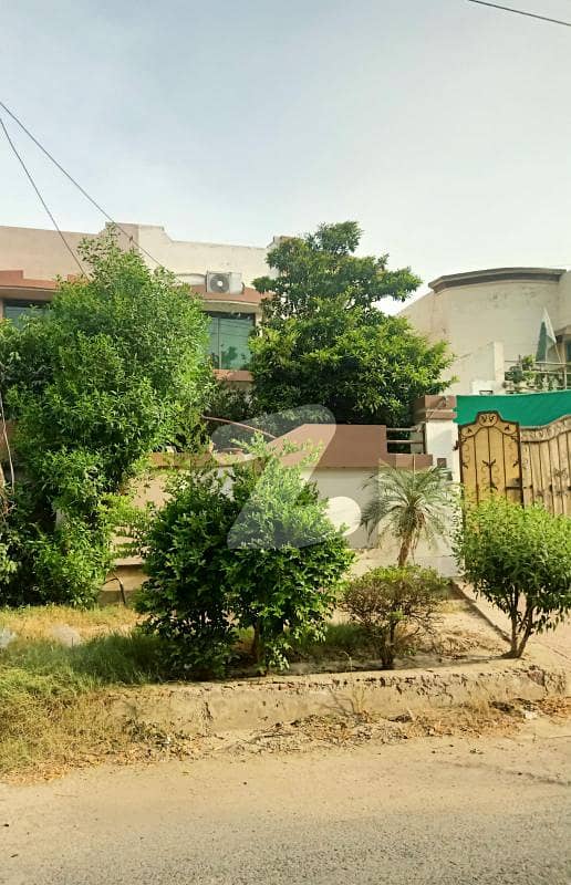 یونیورسٹی ٹاؤن فیصل آباد میں 4 کمروں کا 10 مرلہ مکان 60.0 ہزار میں کرایہ پر دستیاب ہے۔