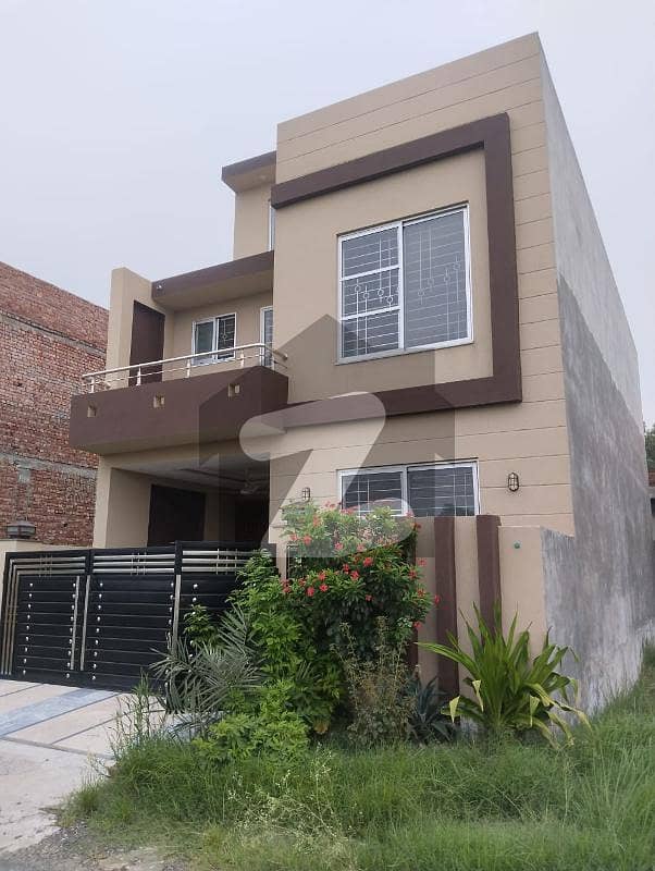 چنار باغ لاہور میں 4 کمروں کا 5 مرلہ مکان 50.0 ہزار میں کرایہ پر دستیاب ہے۔
