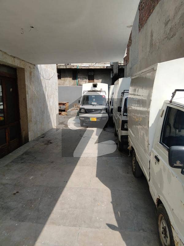 ڈیوس روڈ لاہور میں 6 کمروں کا 1 کنال عمارت 11.0 کروڑ میں برائے فروخت۔
