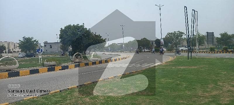 ڈی ایچ اے 9 ٹاؤن ڈیفنس (ڈی ایچ اے),لاہور میں 4 مرلہ پلاٹ فائل 2.35 کروڑ میں برائے فروخت۔
