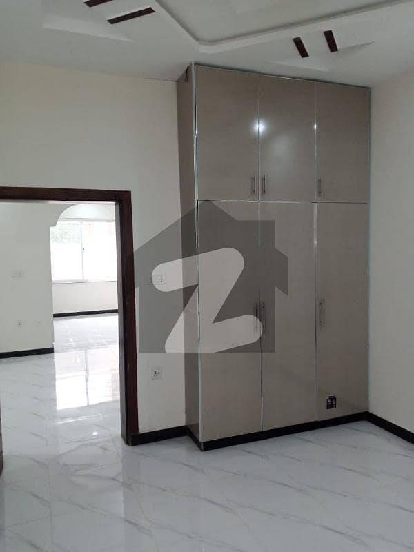 2 bed commercial flate available for rent in gulberg Islamabad