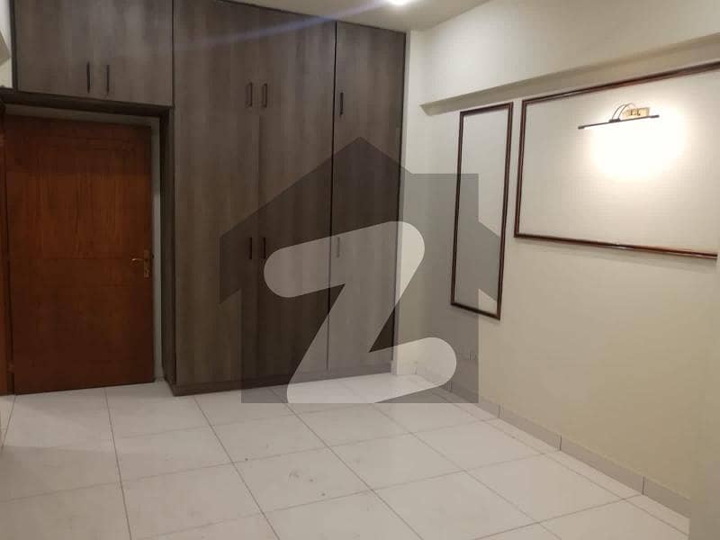 3 BED APARTMENT AVAILABLE FOR SALE IN BUKHARI COMMERCIAL