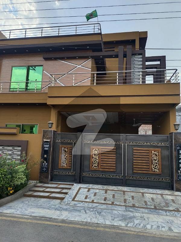 الاحمد گارڈن ۔ بلاک ڈی الاحمد گارڈن ہاوسنگ سکیم,جی ٹی روڈ,لاہور میں 6 کمروں کا 10 مرلہ مکان 1.9 کروڑ میں برائے فروخت۔