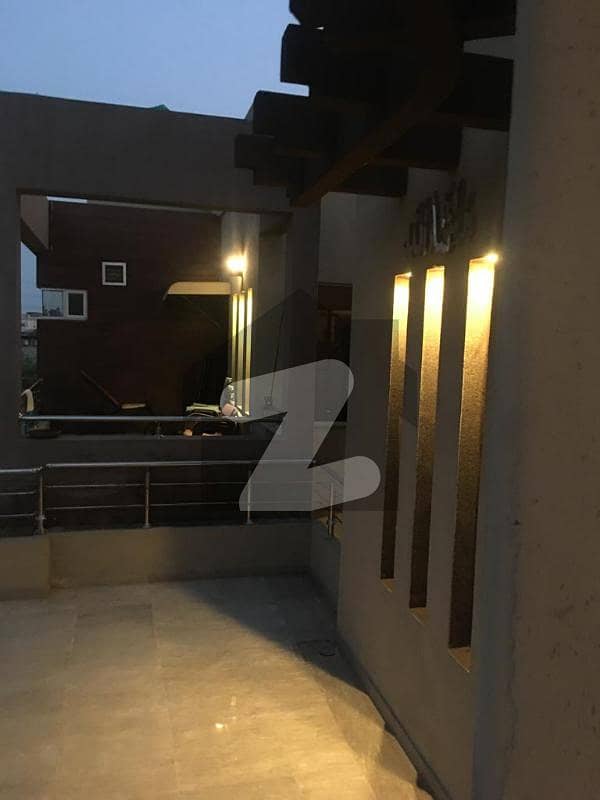 ویلینشیاء ہاؤسنگ سوسائٹی لاہور میں 6 کمروں کا 10 مرلہ مکان 3.5 کروڑ میں برائے فروخت۔