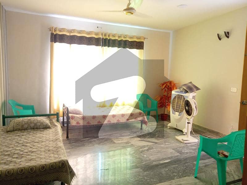 4 Bed used house for sale sec 2 with 12kv solar system