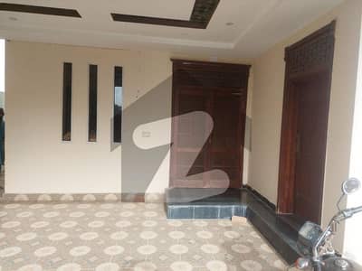 HOUSE FOR RENT GROUND FLOOR