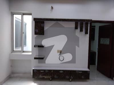 پنجاب کوآپریٹو ہاؤسنگ ۔ بلاک سی پنجاب کوآپریٹو ہاؤسنگ سوسائٹی,لاہور میں 4 کمروں کا 10 مرلہ مکان 1.2 لاکھ میں کرایہ پر دستیاب ہے۔