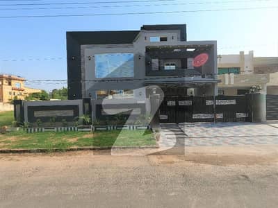 Prime Location 1 Kanal House For sale In Valencia - Block A1 Lahore