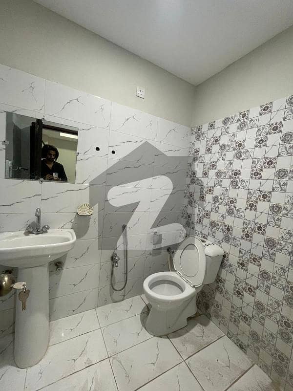 One bed apartment available for rent. in bahria town phase 7 Bahria