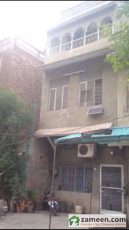 صدر کینٹ لاہور میں 5 کمروں کا 2 مرلہ مکان 60 لاکھ میں برائے فروخت۔