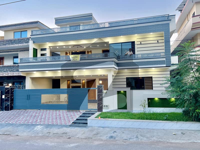 LUXURIOUS KANAL DOUBLE UNIT HOUSE AVAILABLE FOR SALE