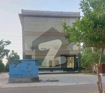 بینکرس ایوینیو کوآپریٹو ہاؤسنگ سوسائٹی لاہور میں 8 مرلہ دفتر 4.0 لاکھ میں کرایہ پر دستیاب ہے۔