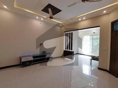 1 Kanal House available for rent in Saddar if you hurry