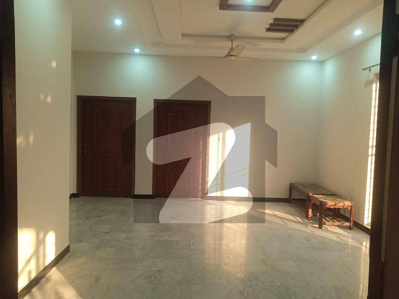 لاہور میڈیکل ہاؤسنگ سوسائٹی لاہور میں 3 کمروں کا 3 مرلہ مکان 32.0 ہزار میں کرایہ پر دستیاب ہے۔