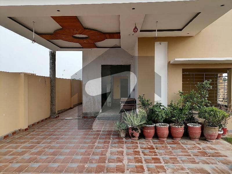 لاھور موٹروے سٹی لاہور میں 3 کمروں کا 1 کنال مکان 3.25 کروڑ میں برائے فروخت۔
