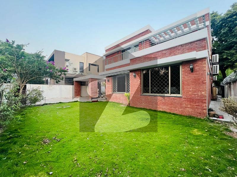 Primary Location Beautiful Front Back Garden House For Rent Primary Location Beautiful Front Back Garden House For Rent
