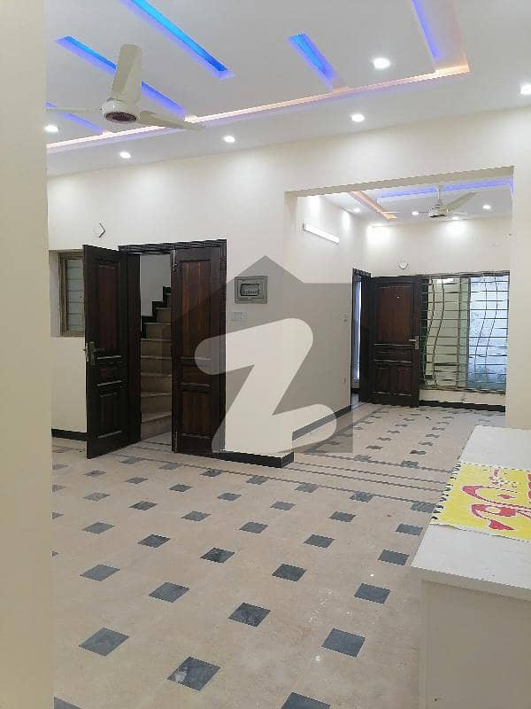 چکلالہ سکیم 3 چکلالہ سکیم,راولپنڈی میں 4 کمروں کا 5 مرلہ مکان 1.85 کروڑ میں برائے فروخت۔
