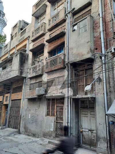 قلعہ گجر سنگھ لاہور میں 4 کمروں کا 6 مرلہ مکان 2.9 کروڑ میں برائے فروخت۔