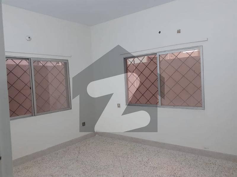 240sq yd ground floor commerical portion in g-e-jamal