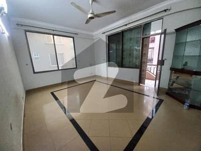 F-11 Unfurnished Apartment 3 Bed For Rent