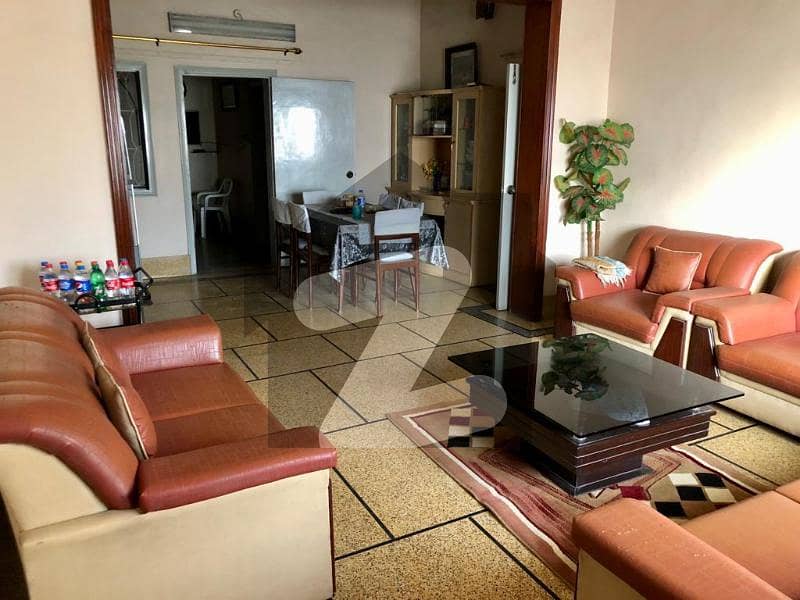 نارتھ ناظم آباد ۔ بلاک اے نارتھ ناظم آباد,کراچی میں 10 کمروں کا 1 کنال مکان 8.5 کروڑ میں برائے فروخت۔