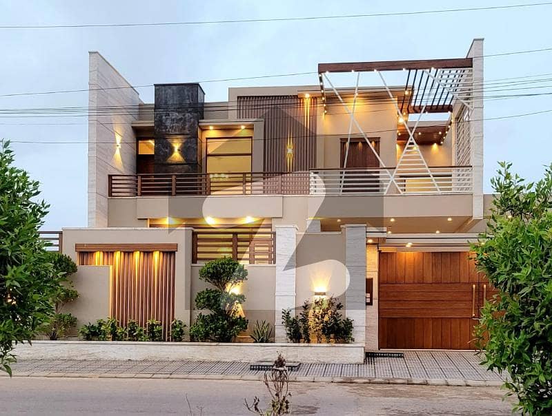 ڈی ایچ اے فیز 8 ڈی ایچ اے ڈیفینس,کراچی میں 6 کمروں کا 2 کنال مکان 35.0 کروڑ میں برائے فروخت۔