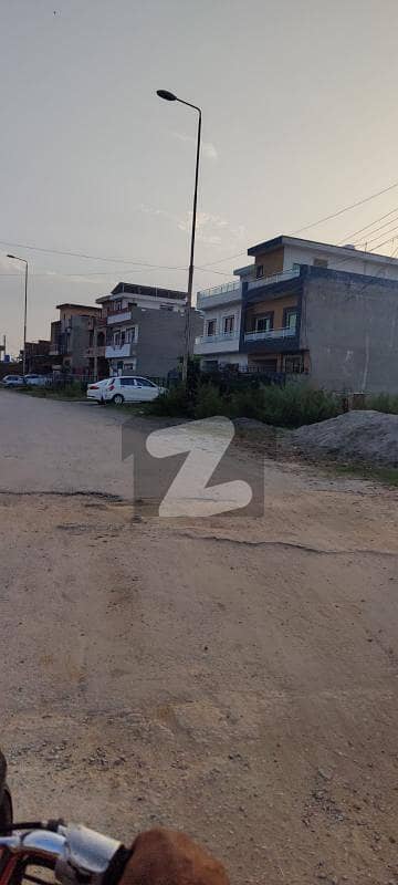 آئی 11/2 آئی ۔ 11,اسلام آباد میں 4 مرلہ رہائشی پلاٹ 1.35 کروڑ میں برائے فروخت۔ آئی 11/2 آئی ۔ 11,اسلام آباد میں 4 مرلہ رہائشی پلاٹ 1.35 کروڑ میں برائے فروخت۔