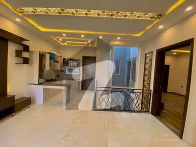 ایڈن ویلی فیصل آباد میں 3 کمروں کا 5 مرلہ مکان 2.3 کروڑ میں برائے فروخت۔