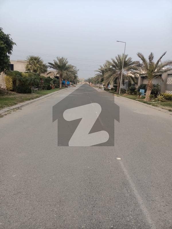 15 Marla Prime Location Plot For Sale In New Green Town, East Canal Road Faisalabad