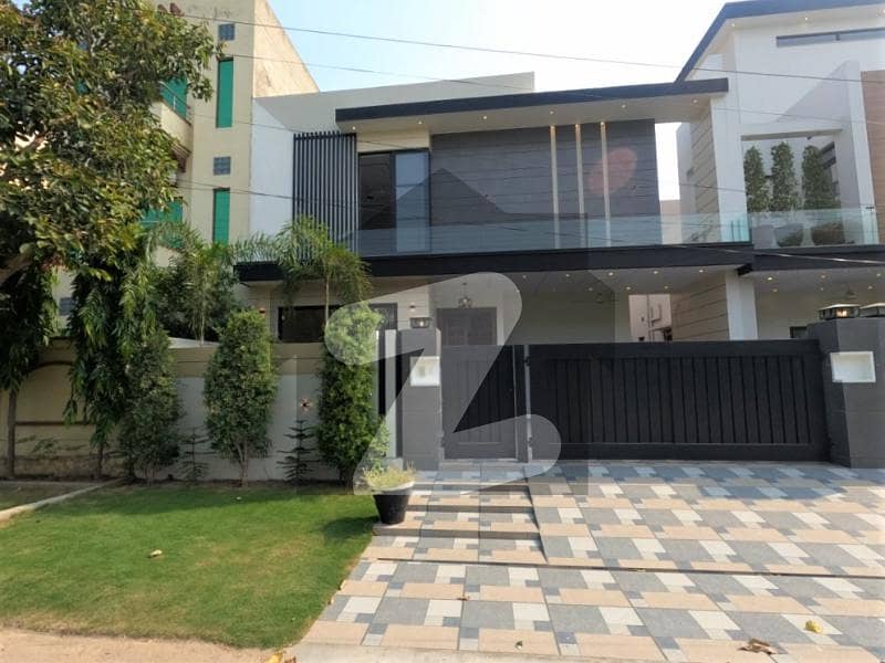 10 Marla House Is Available For Sale Izmir Town Block N1 Lahore