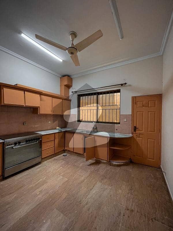 A Spacious 3150 Square Feet Upper Portion In G-9 A Spacious 3150 Square Feet Upper Portion In G-9