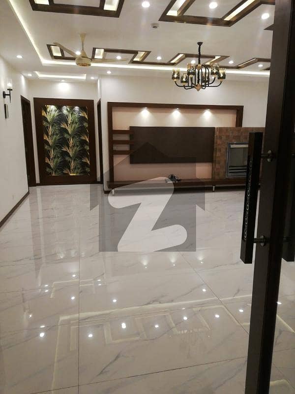 ڈی ایچ اے فیز 6 ڈیفنس (ڈی ایچ اے),لاہور میں 5 کمروں کا 1 کنال مکان 6.9 کروڑ میں برائے فروخت۔