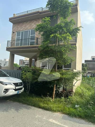 ڈی ایچ اے فیز9 پریزم ڈی ایچ اے ڈیفینس,لاہور میں 3 کمروں کا 5 مرلہ مکان 2.05 کروڑ میں برائے فروخت۔
