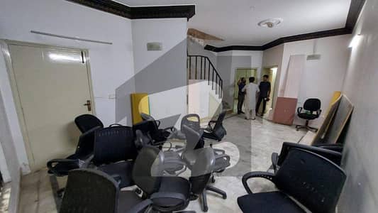 گلبرگ 3 - بلاک این گلبرگ 3,گلبرگ,لاہور میں 3 کمروں کا 5 مرلہ دفتر 1.1 لاکھ میں کرایہ پر دستیاب ہے۔