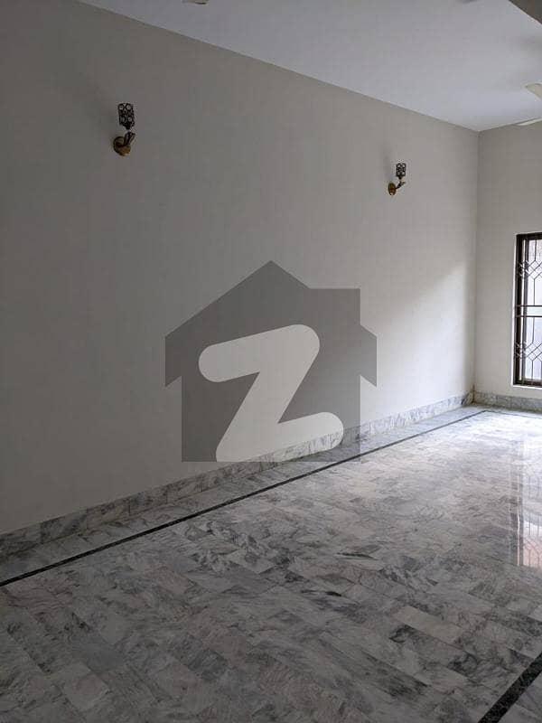 10 Marla old House for Sale in B O R Society, in Johar Town