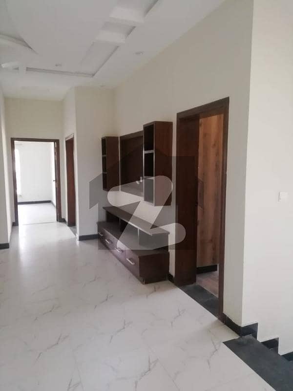 8 Marla Upper Portion Rafi Block Available For Rent