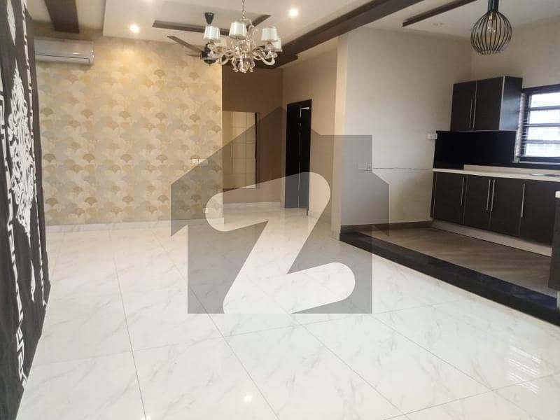 1 Kanal Slightly Used Upper Portion Available For Rent In Dha Phase 7, Lahore